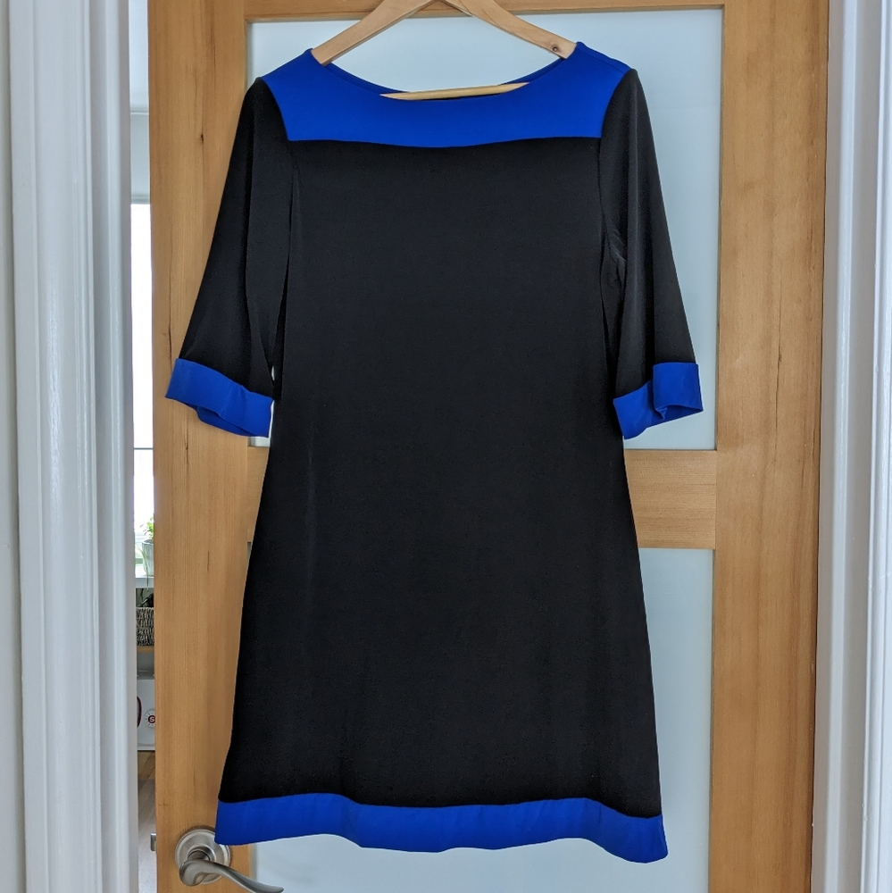 Le Chateau black and royal blue lined jersey shift dress